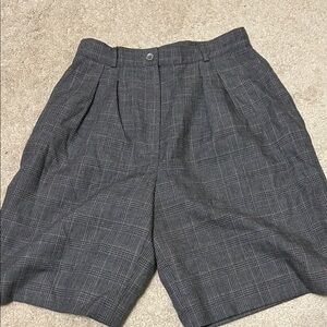 Liz Claiborne Charcoal Plaid Woman’s Shorts 100% Wool Shell